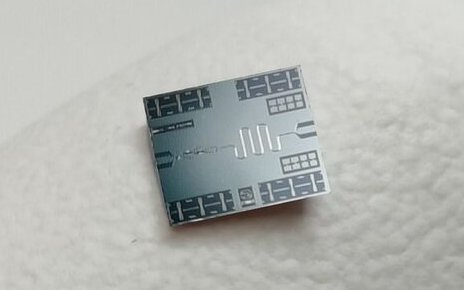 Сверхпроводниковый квантовый процессор